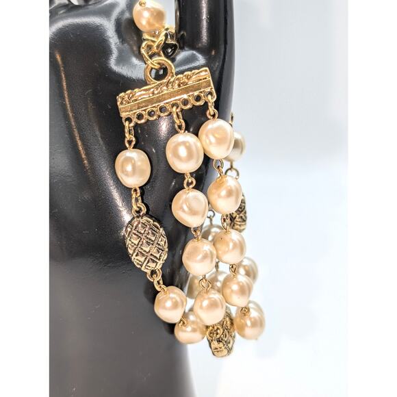 VTG Joan Rivers Gold Tone Faux Baroque Pearl Triple Strand Hook Clasp Bracelet - Picture 2 of 8